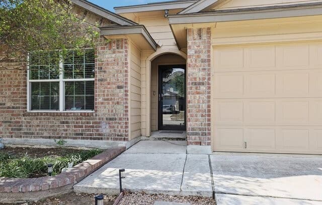 7426  Galileo Line, San Antonio, TX 78252 — photo 2