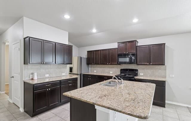 7426  Galileo Line, San Antonio, TX 78252 — photo 6