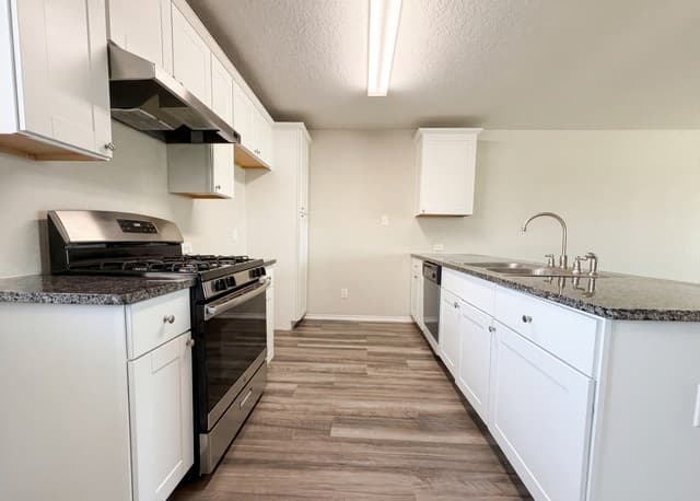 210  Expedition Way, San Antonio, TX 78220 — photo 2