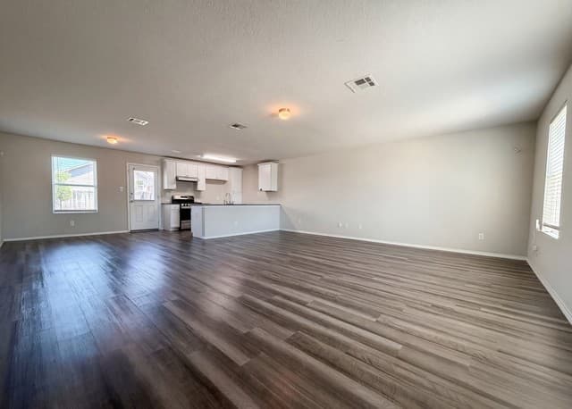 210  Expedition Way, San Antonio, TX 78220 — photo 8