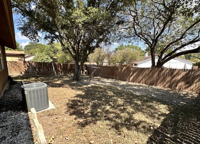 5742  Larkdale Dr, San Antonio, TX 78233 — photo 14