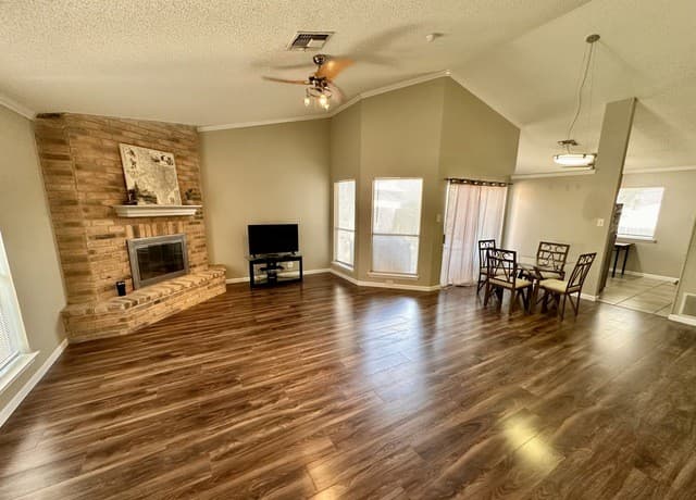 5742  Larkdale Dr, San Antonio, TX 78233 — photo 2