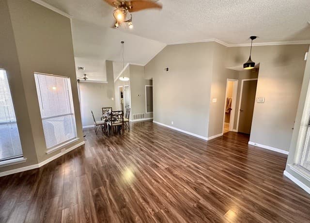 5742  Larkdale Dr, San Antonio, TX 78233 — photo 3