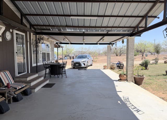 152  County Road 2667, Devine, TX 78016 — photo 11