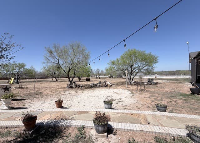 152  County Road 2667, Devine, TX 78016 — photo 14