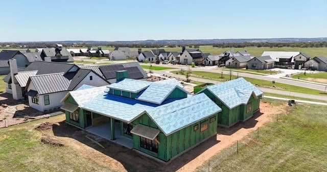 208 Interlaken St, Fredericksburg, TX 78624 — photo 4