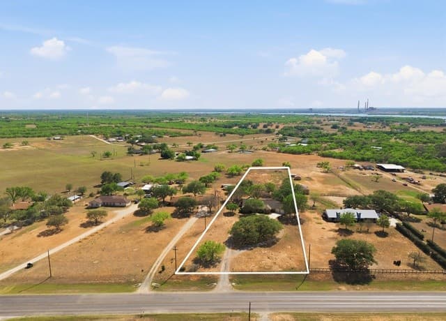 10742  New Sulphur Springs, San Antonio, TX 78263 — photo 2