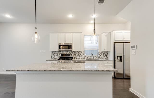 211 E Courtland, San Antonio, TX 78212 — photo 9