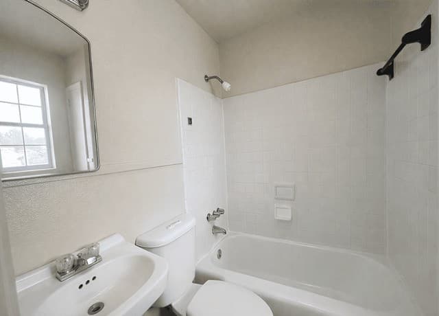 1511  W Woodlawn Ave Unit 4, San Antonio, TX 78201 — photo 5