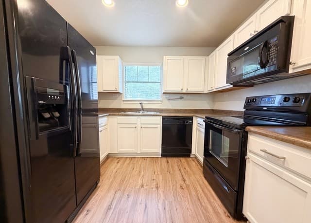5708  Maxfli Dr, Schertz, TX 78108 — photo 2