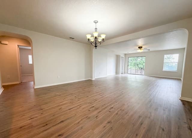 5708  Maxfli Dr, Schertz, TX 78108 — photo 3