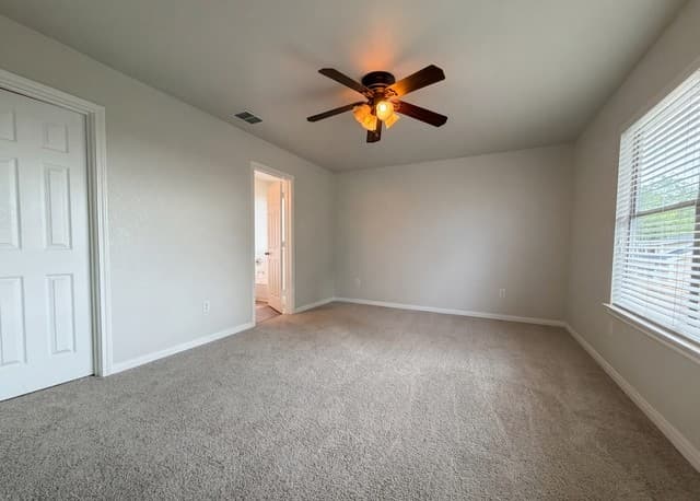 5708  Maxfli Dr, Schertz, TX 78108 — photo 4