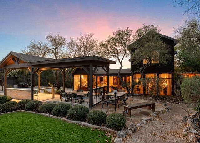 1146 Victoria Ln