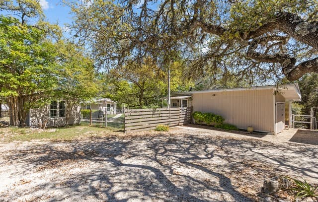 130 Scenic View Dr