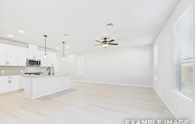 285  W Quill Dr Building 13, San Antonio, TX 78228 — photo 11