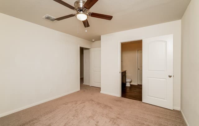 12363  Kirshner Way, San Antonio, TX 78252 — photo 9