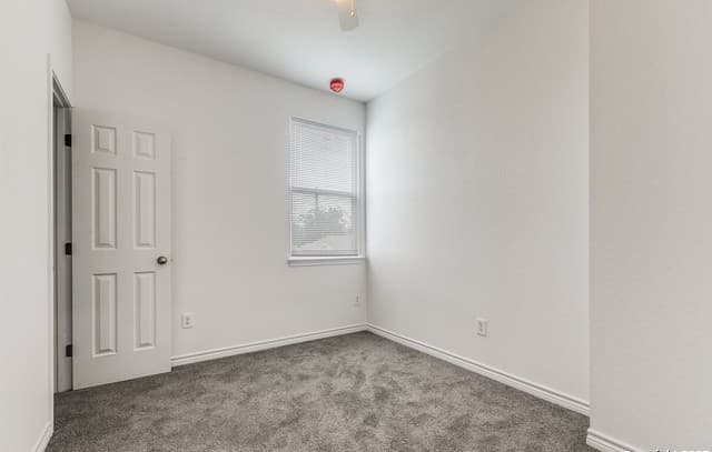 1835 W Poplar Unit 402, San Antonio, TX 78207 — photo 18