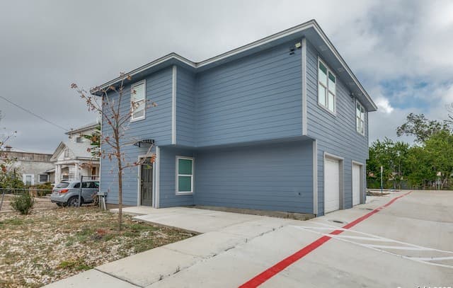 1835 W Poplar Unit 402, San Antonio, TX 78207 — photo 2