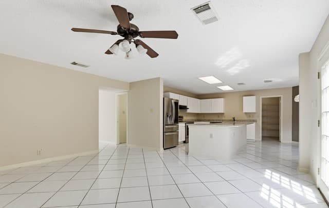 11214  Scarborough Ct, San Antonio, TX 78249 — photo 2