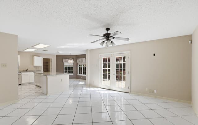 11214  Scarborough Ct, San Antonio, TX 78249 — photo 4