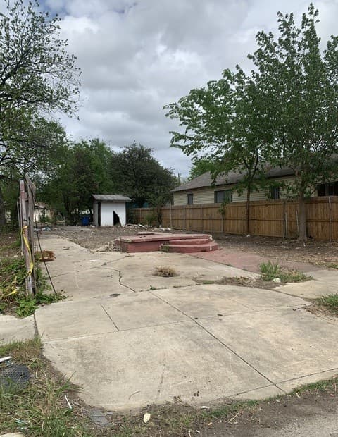 405  Frio City Rd