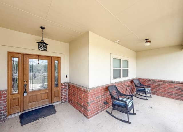 101  8th St, Natalia, TX 78059 — photo 4