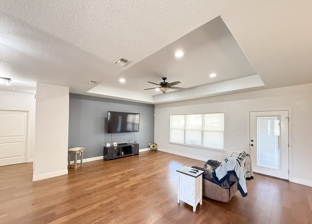 101  8th St, Natalia, TX 78059 — photo 7