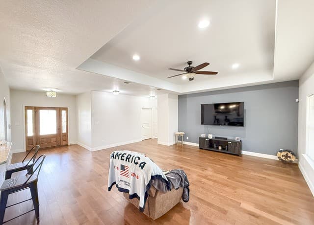101  8th St, Natalia, TX 78059 — photo 8