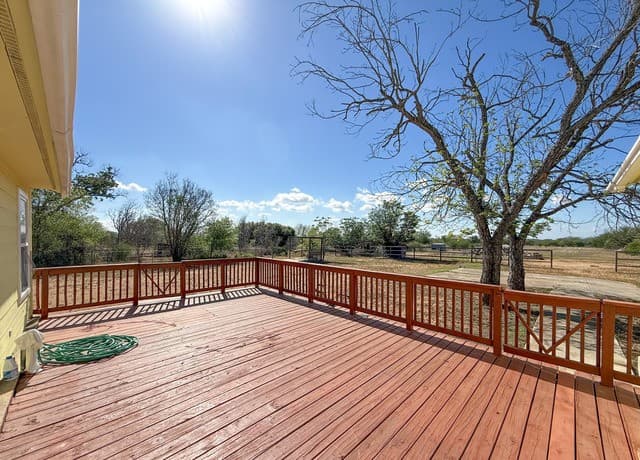 680 W County Road 678, Natalia, TX 78059 — photo 16