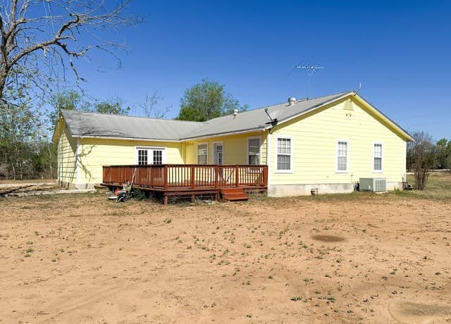 680 W County Road 678, Natalia, TX 78059 — photo 18
