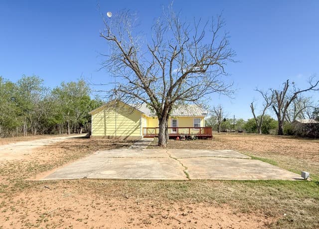 680 W County Road 678, Natalia, TX 78059 — photo 19