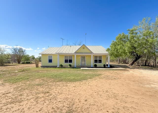 680 W County Road 678, Natalia, TX 78059 — photo 24