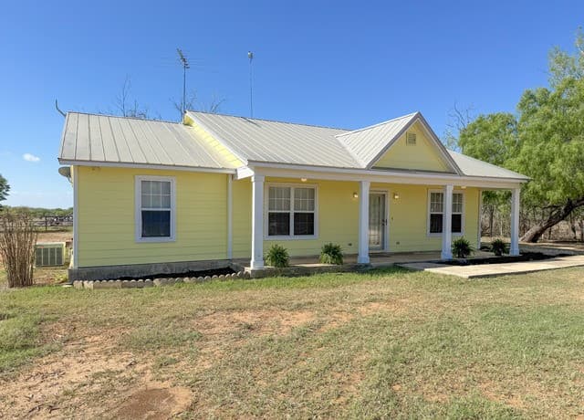 680 W County Road 678, Natalia, TX 78059 — photo 3