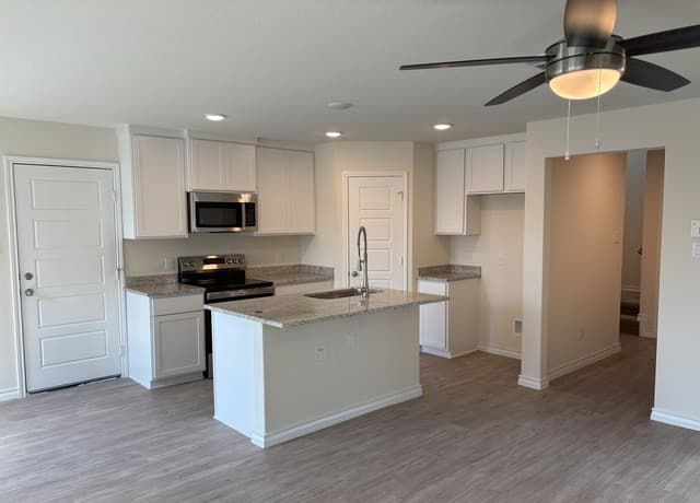 310  W Evergreen St #108, San Antonio, TX 78212 — photo 3