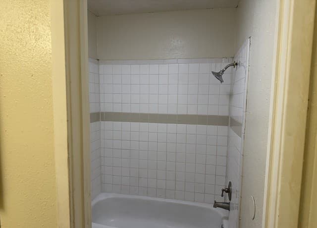 9130  Kings Hbr, San Antonio, TX 78242 — photo 9