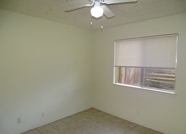 5215  Meadow Rise St, San Antonio, TX 78250 — photo 14