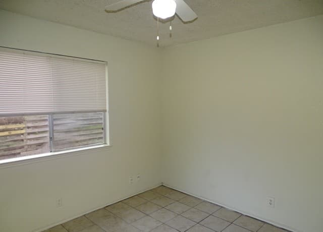 5215  Meadow Rise St, San Antonio, TX 78250 — photo 15