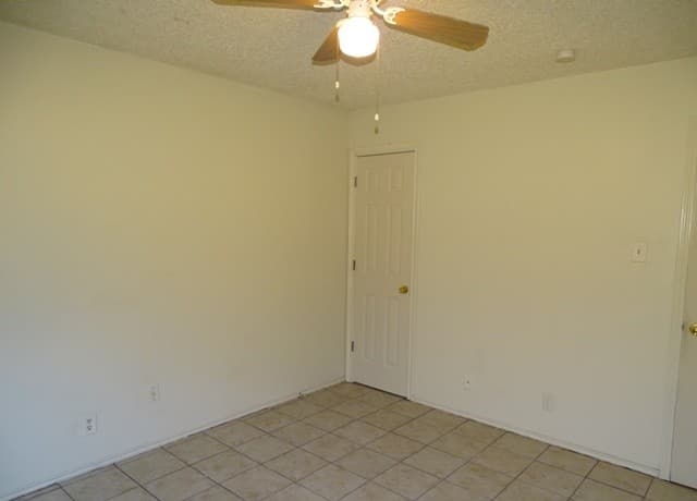 5215  Meadow Rise St, San Antonio, TX 78250 — photo 19