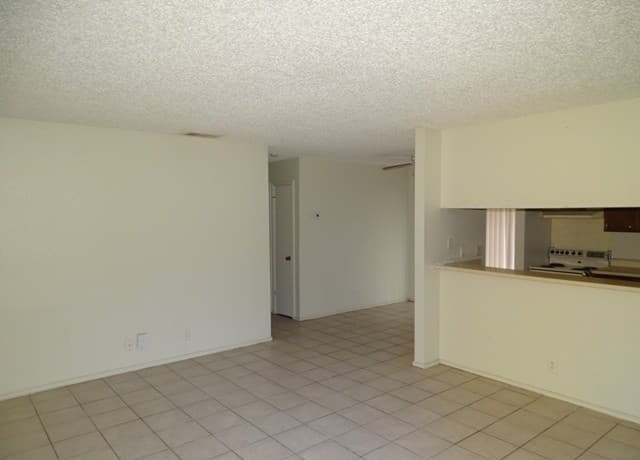 5215  Meadow Rise St, San Antonio, TX 78250 — photo 2