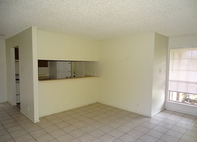 5215  Meadow Rise St, San Antonio, TX 78250 — photo 3
