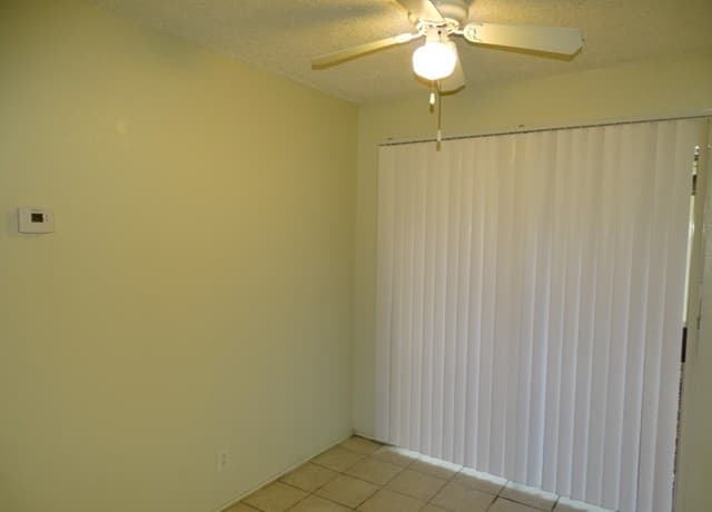5215  Meadow Rise St, San Antonio, TX 78250 — photo 6