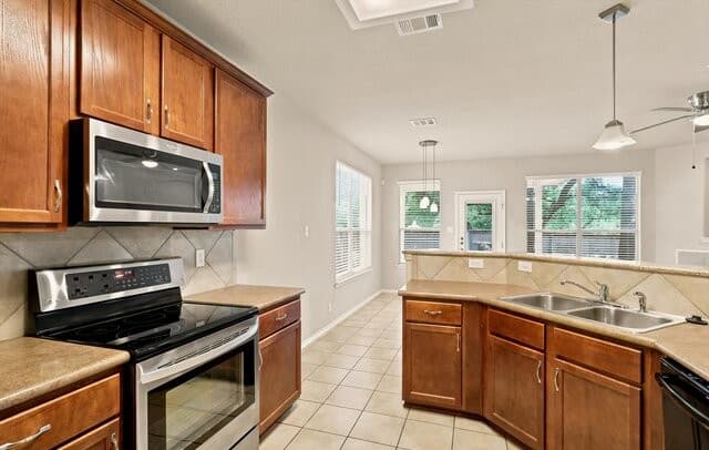2616  Gallant Fox Dr, Schertz, TX 78108 — photo 7