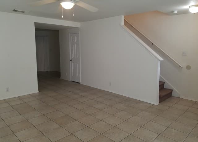 30  Torreys Post, San Antonio, TX 78240 — photo 3
