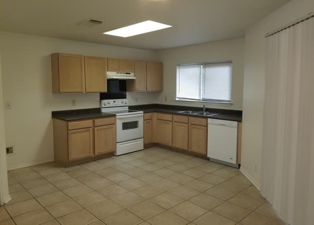 30  Torreys Post, San Antonio, TX 78240 — photo 4