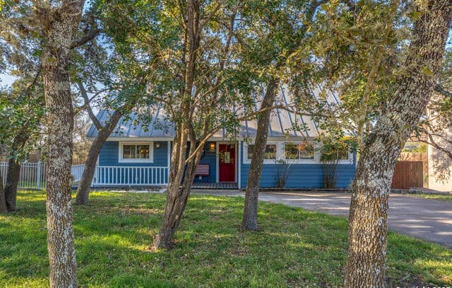 1262  Paradise Dr, Canyon Lake, TX 78133 — photo 3