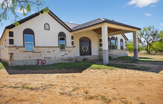 510  High Mdw, Lytle, TX 78052 — photo 3