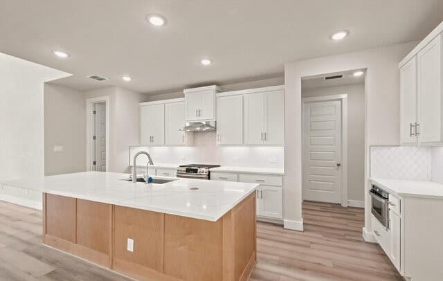 7118  Avignon Forest, San Antonio, TX 78256 — photo 2