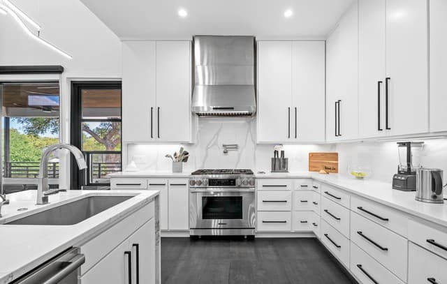 11009  Porter Spgs, San Antonio, TX 78255 — photo 18