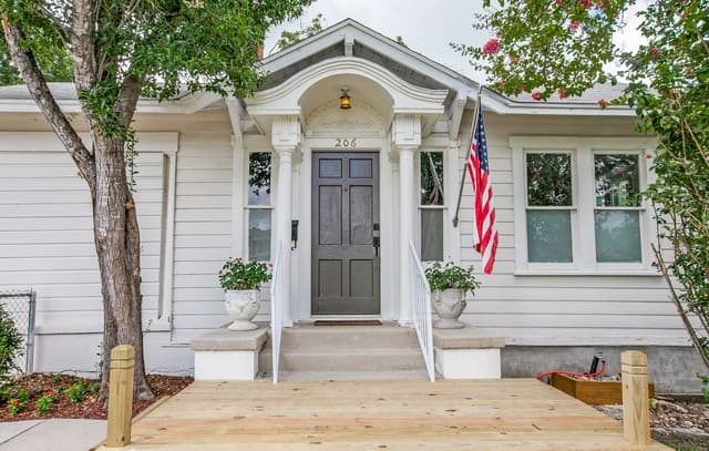 206 Claremont