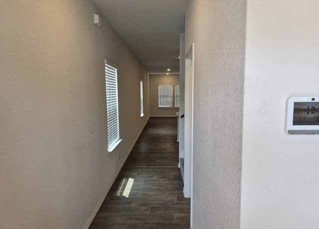 465  Middle Green Loop, Floresville, TX 78114 — photo 4